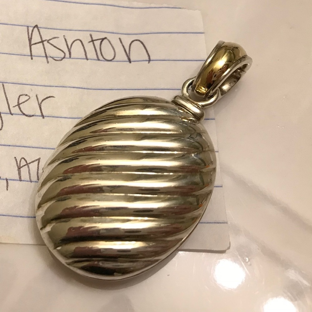 ❤️SOLD❤️David Yurman SS 750 Photo Locket Pendant